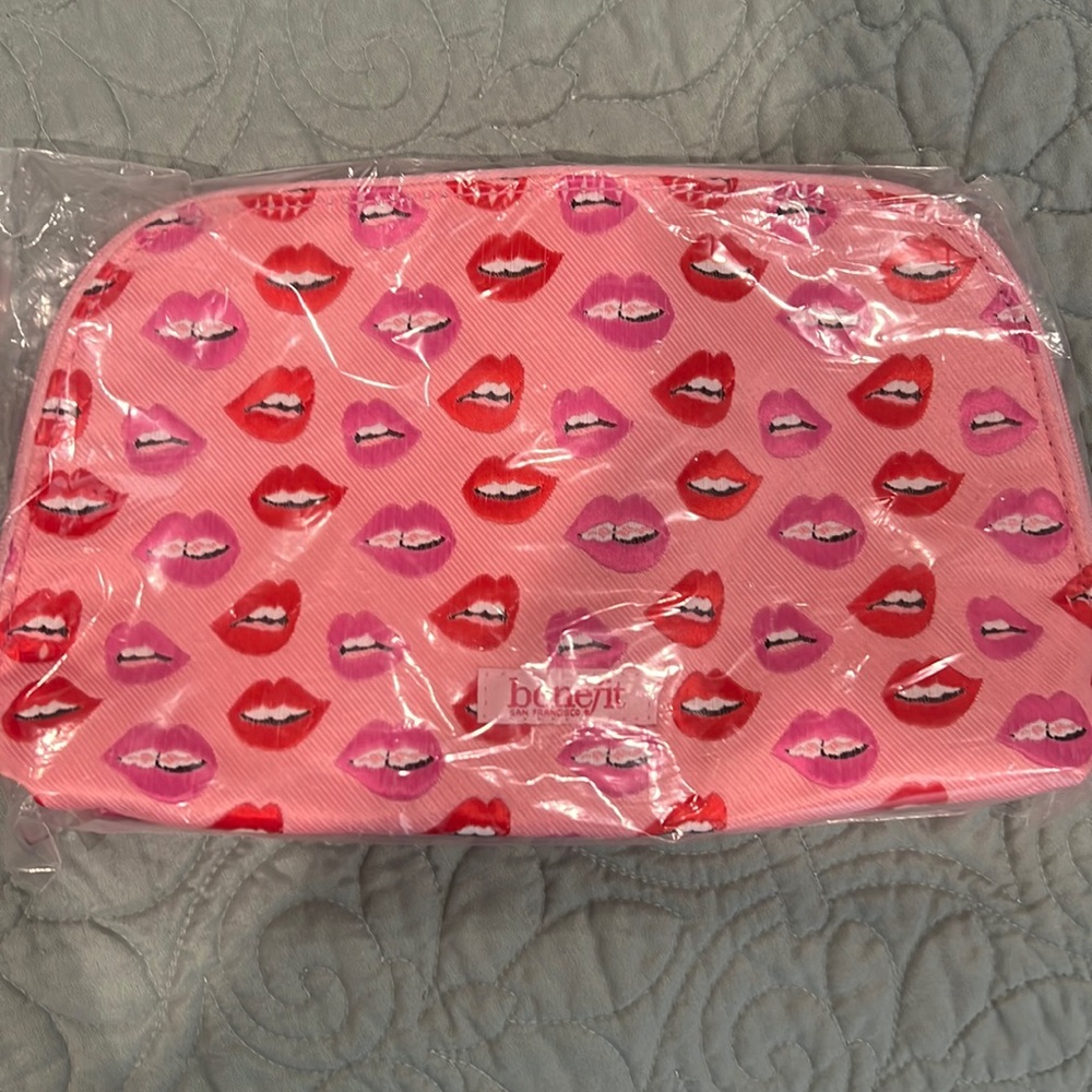 Benefit lip bag